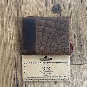 STS Ranchwear Brown Key & Card Holder with Crocodile Embossed Pattern